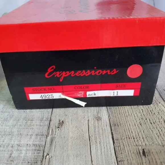 EXPRESSIONS | Style 4295 Dress Shoes in Black sz 11 - Picture 2 of 12